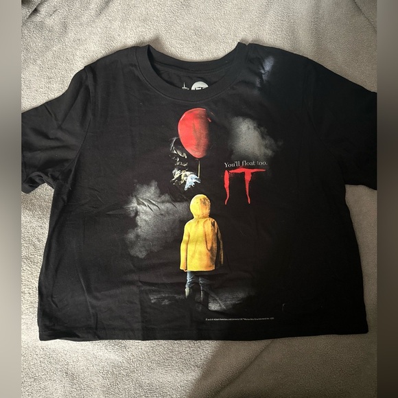 Crop Top. - Picture 1 of 3